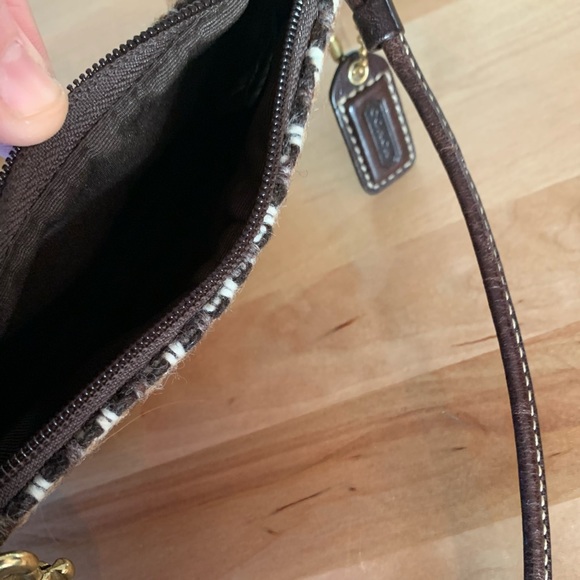 Coach chevron knit wristlet!! So cute!! - Picture 3 of 3